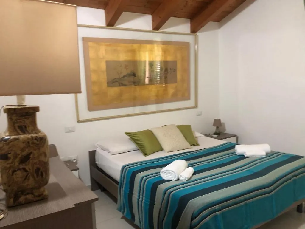 Cagliari Elmas Airport Beautiful Mansarda Appartement Assemini 0*,  Italië